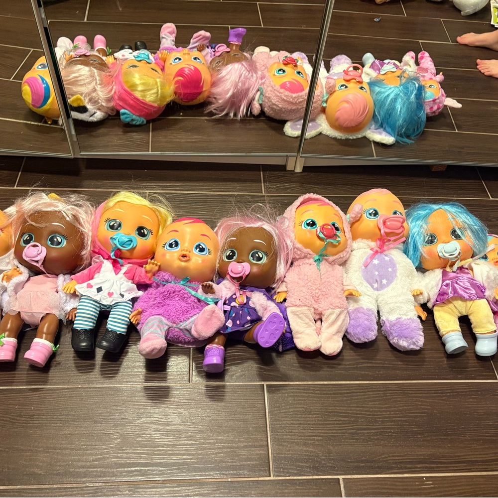 cry babies lot 17 dolls